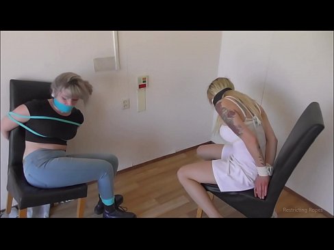 ❤️ Залежний / зв'язаний і з кляпом / дівчина в біді ❤️❌ Порно-відео у нас ﹏